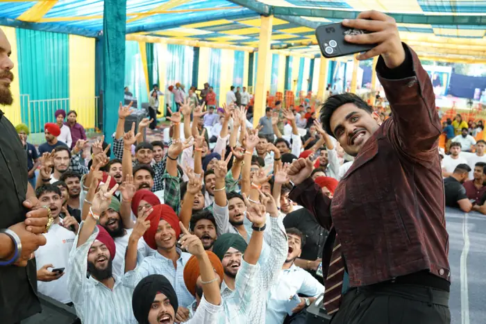 A crowd selfie at the concert